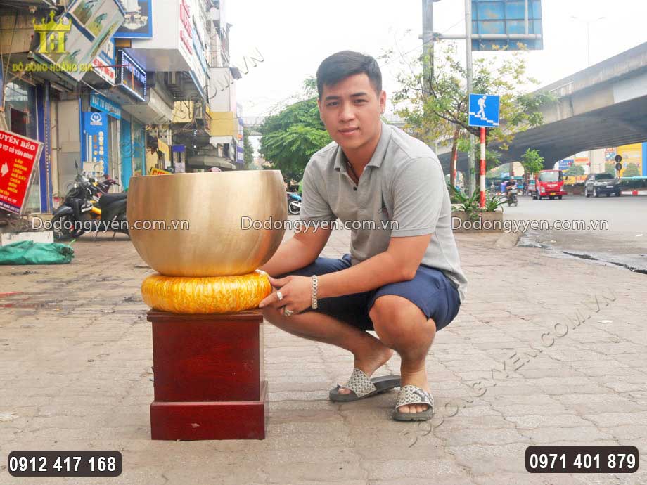 chu&ocirc;ng c&oacute; k&iacute;ch thước lớn